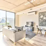 Studio With Balcony And City Views