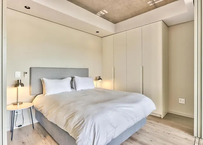 Studio With Balcony And City Views
