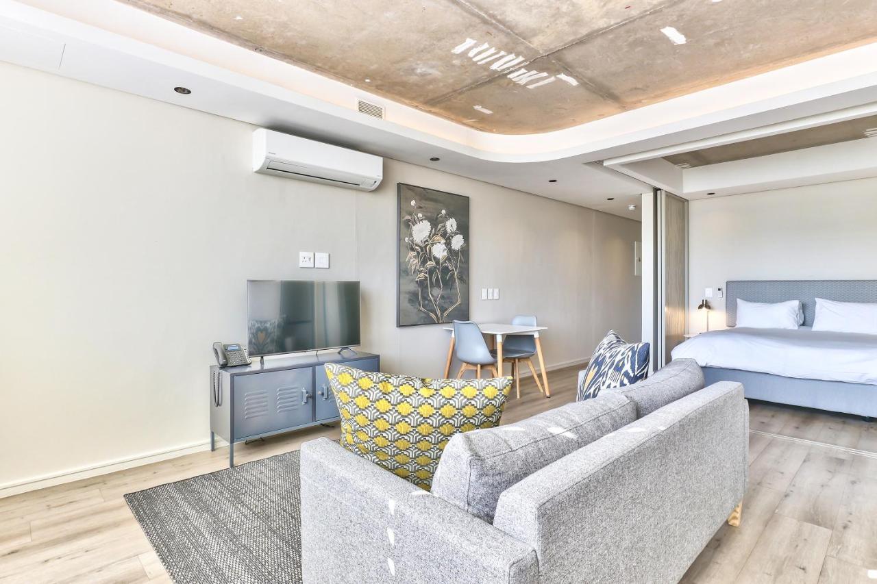 Apartment With Balcony And Views *